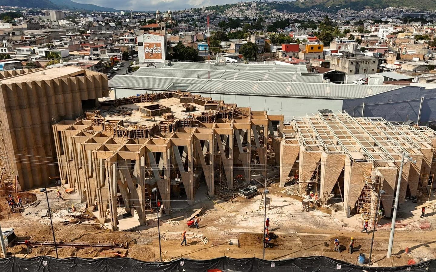 Geraldine terminará todas las obras que inició