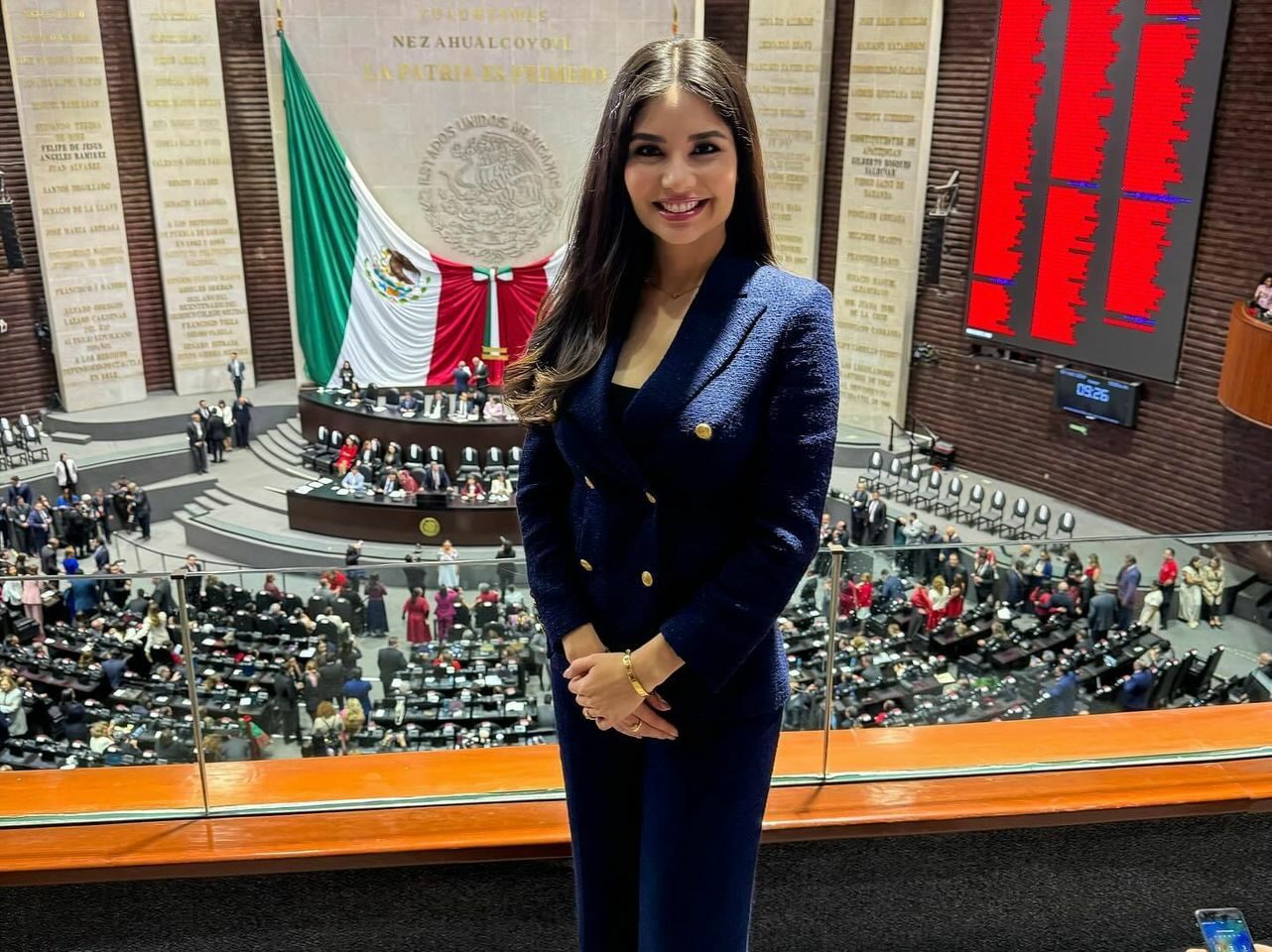 Acompaña Geraldine a Claudia Sheinbaum en su toma de protesta