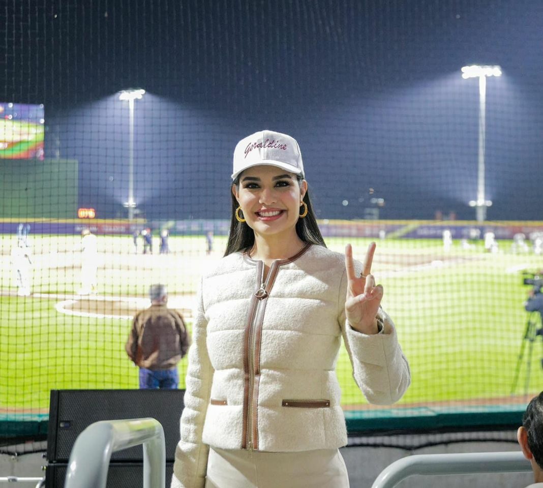 Asiste Geraldine Ponce a la inauguración del estadio Coloso del Pacífico
