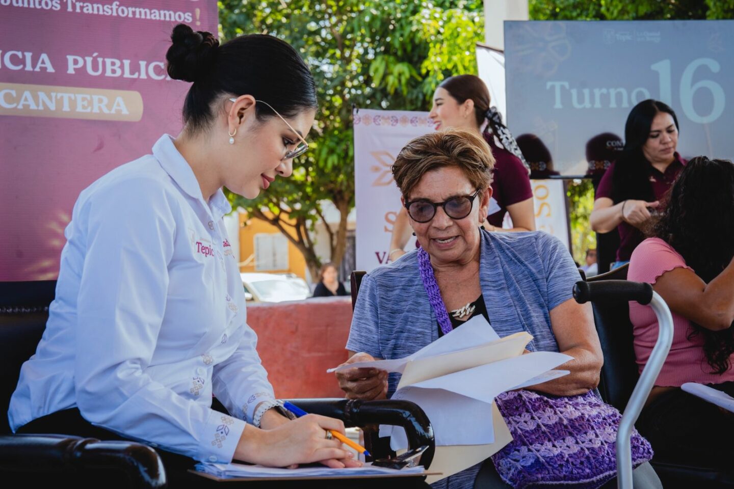 Continúan las audiencias públicas encabezadas por Geraldine Ponce