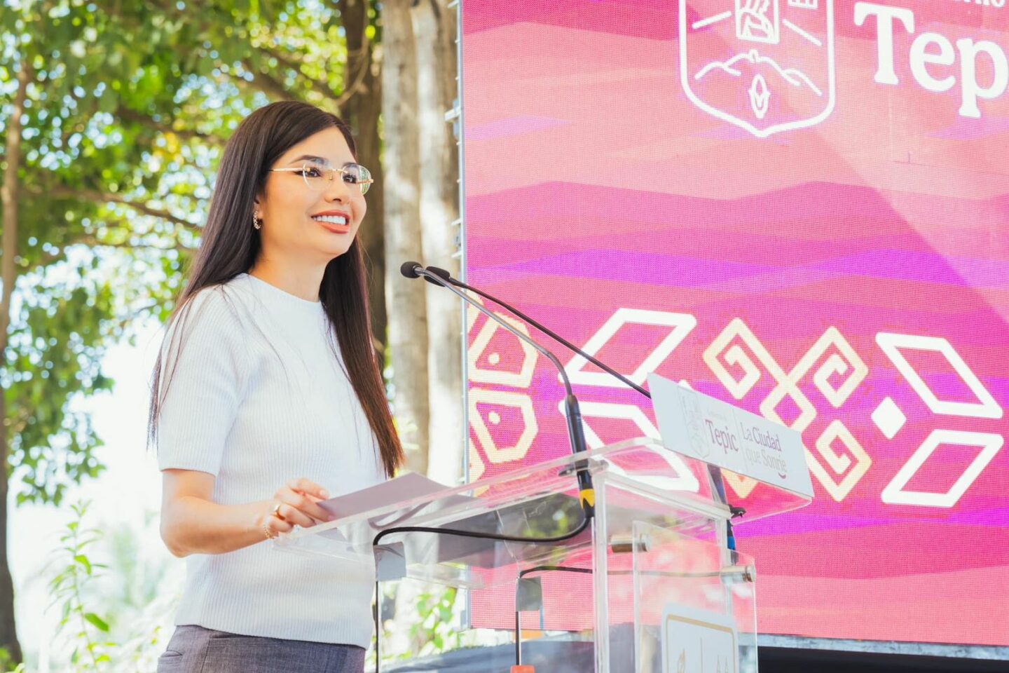 Tepic mejorará su imagen urbana con retiro de cableado obsoleto, anuncia Geraldine Ponce