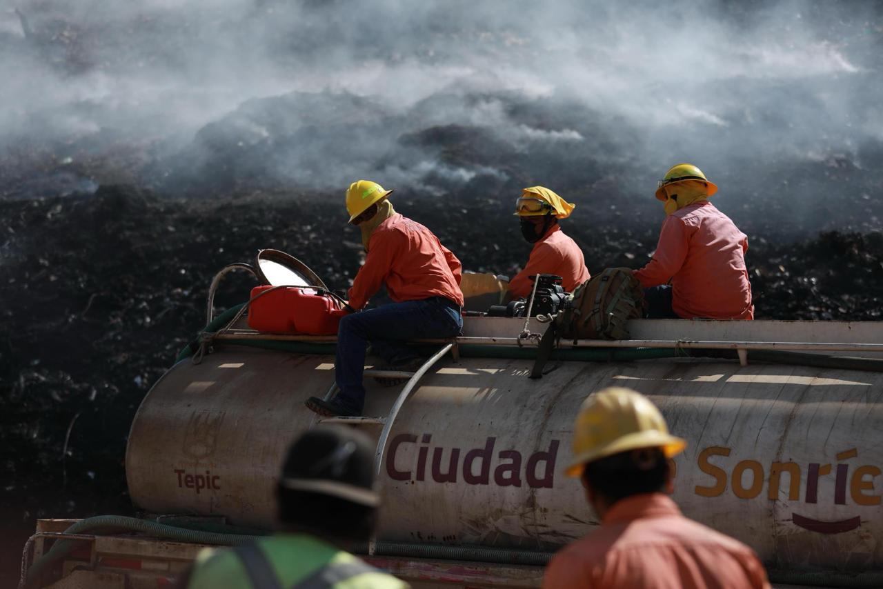 Geraldine informa que incendio en El Iztete está controlado al 100%