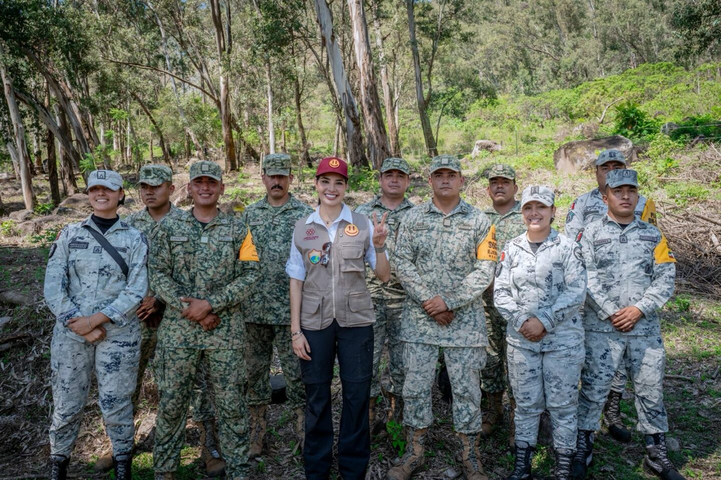 Geraldine liderea reforestación en el Cerro de San Juan