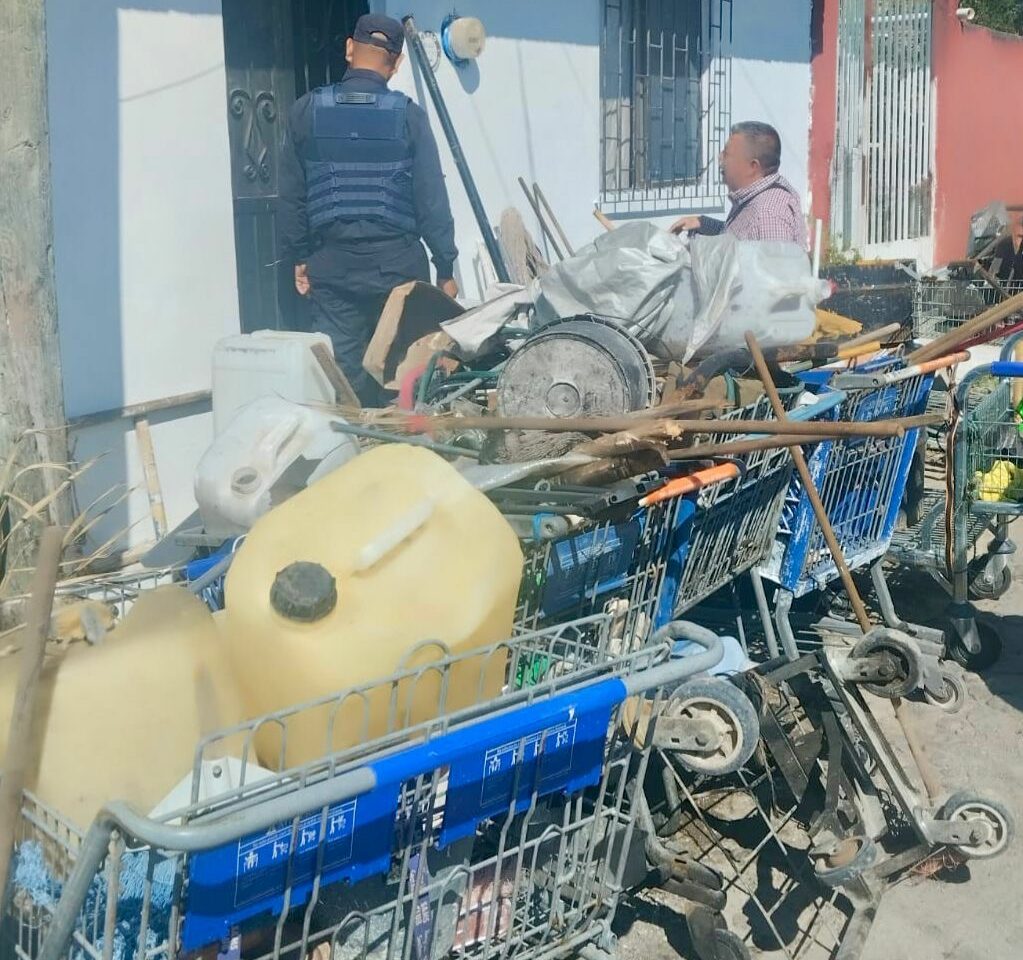 Gobierno de Geraldine retira tonelada y media de basura en la colonia Comerciantes