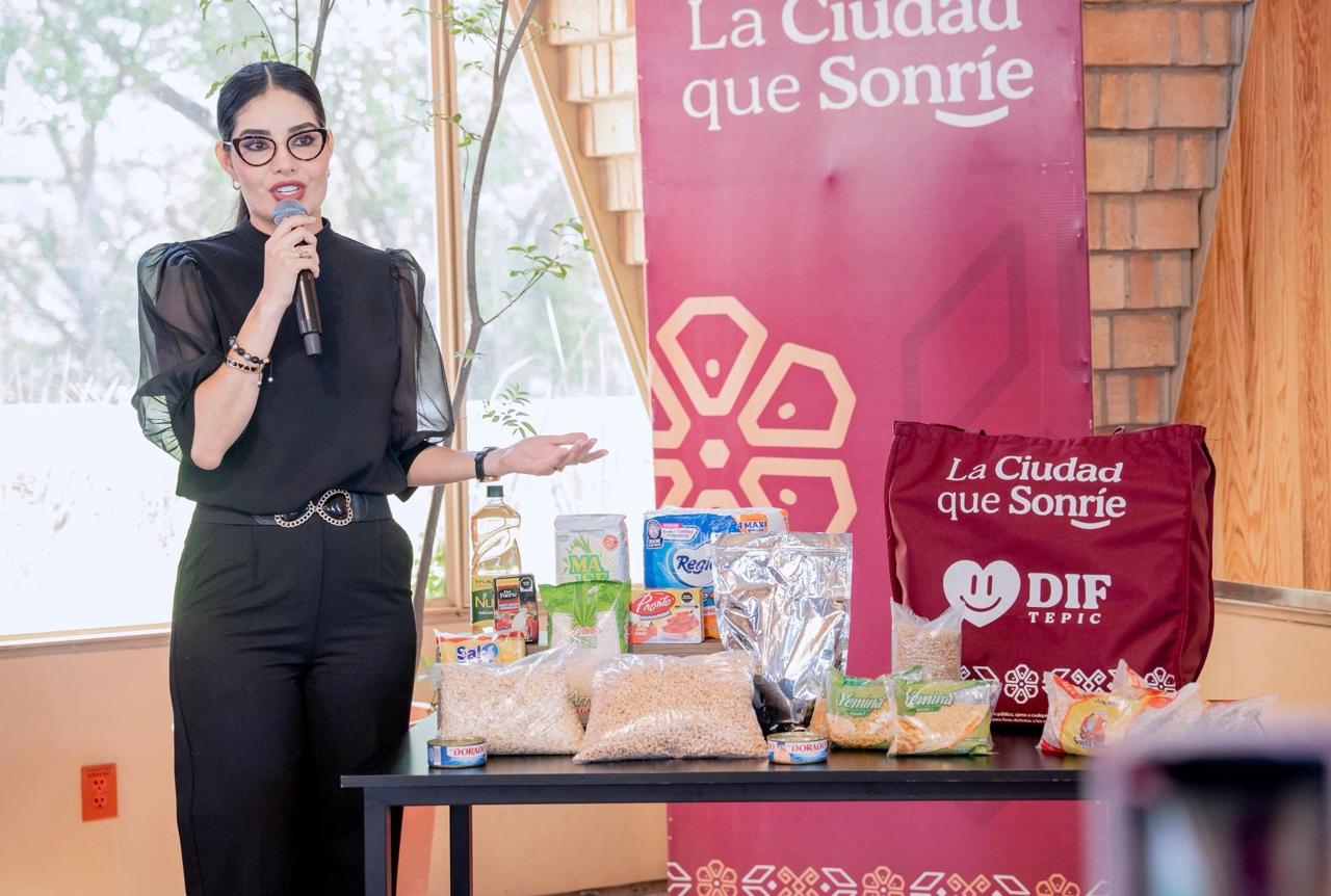 Invita Geraldine a madres solteras a inscribirse al programa Alimentando Sonrisas