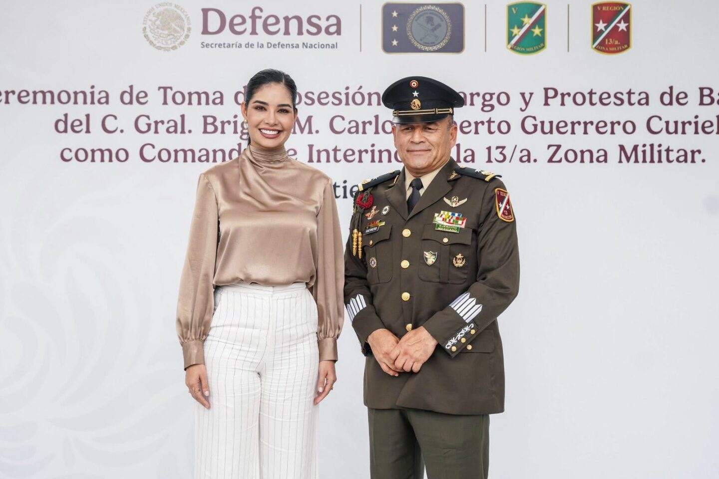 Geraldine Ponce asiste a toma de protesta del nuevo Comandante de la 13va Zona Militar