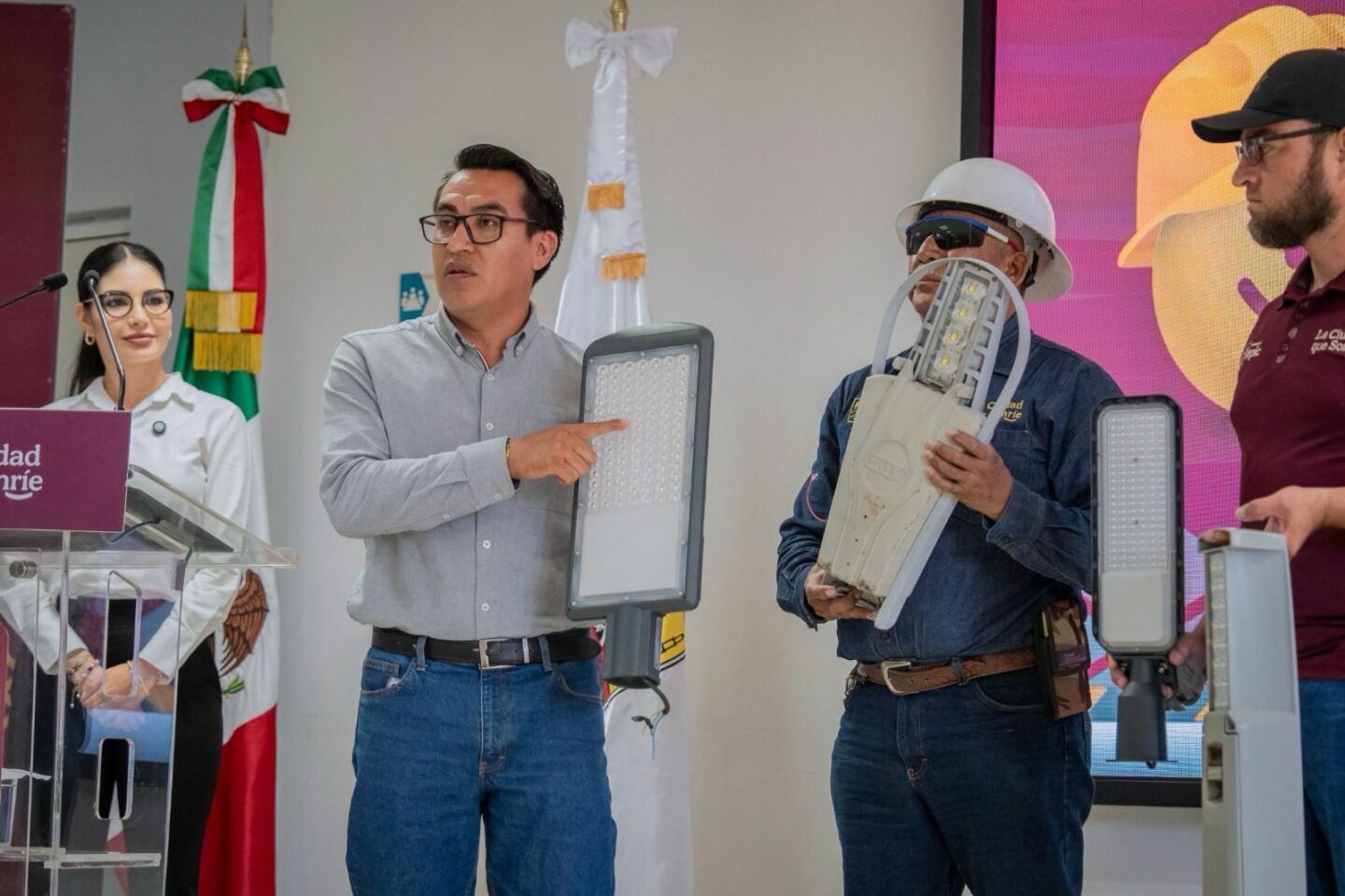 Tepic está a la vanguardia en alumbrado público, informa Geraldine