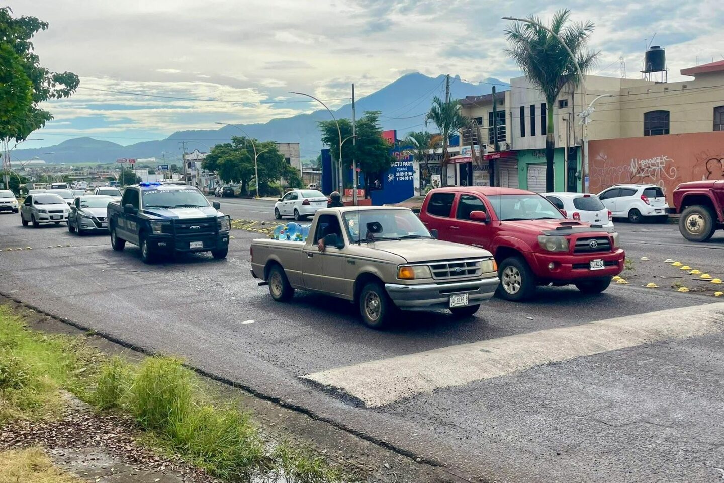 Ordena Geraldine retirar tope en la avenida Aguamilpa, en La Cantera