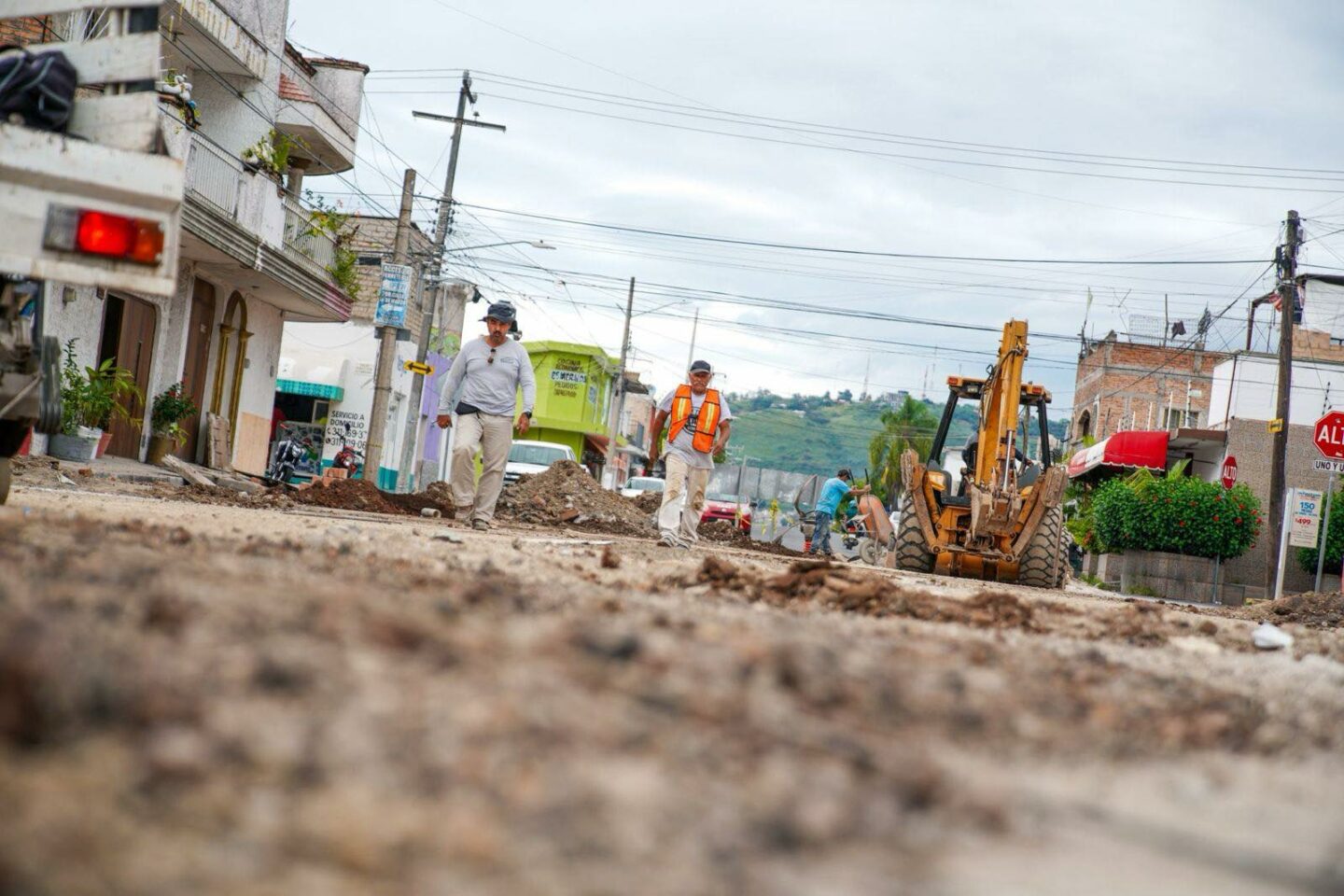 Avanza rehabilitación del drenaje sanitario en la colonia Mololoa: Geraldine Ponce