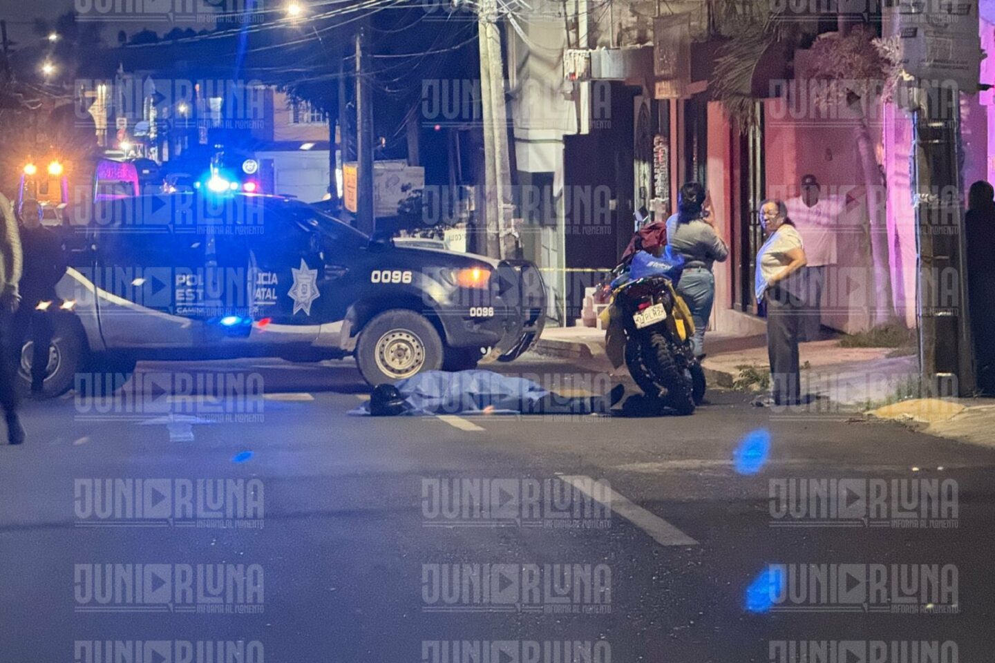 Hombre pierde la vida tras desvanecerse en su motocicleta en Huerta Residencial