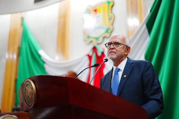 El gobernador de Nayarit atestigua la toma de protesta de nuevas magistradas, magistrados y jueces del Poder Judicial.