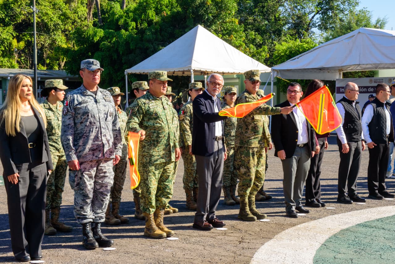 Navarro Quintero refuerza la lucha contra la delincuencia con incineración de narcóticos y objetos ilícitos en la 13/a Zona Militar
