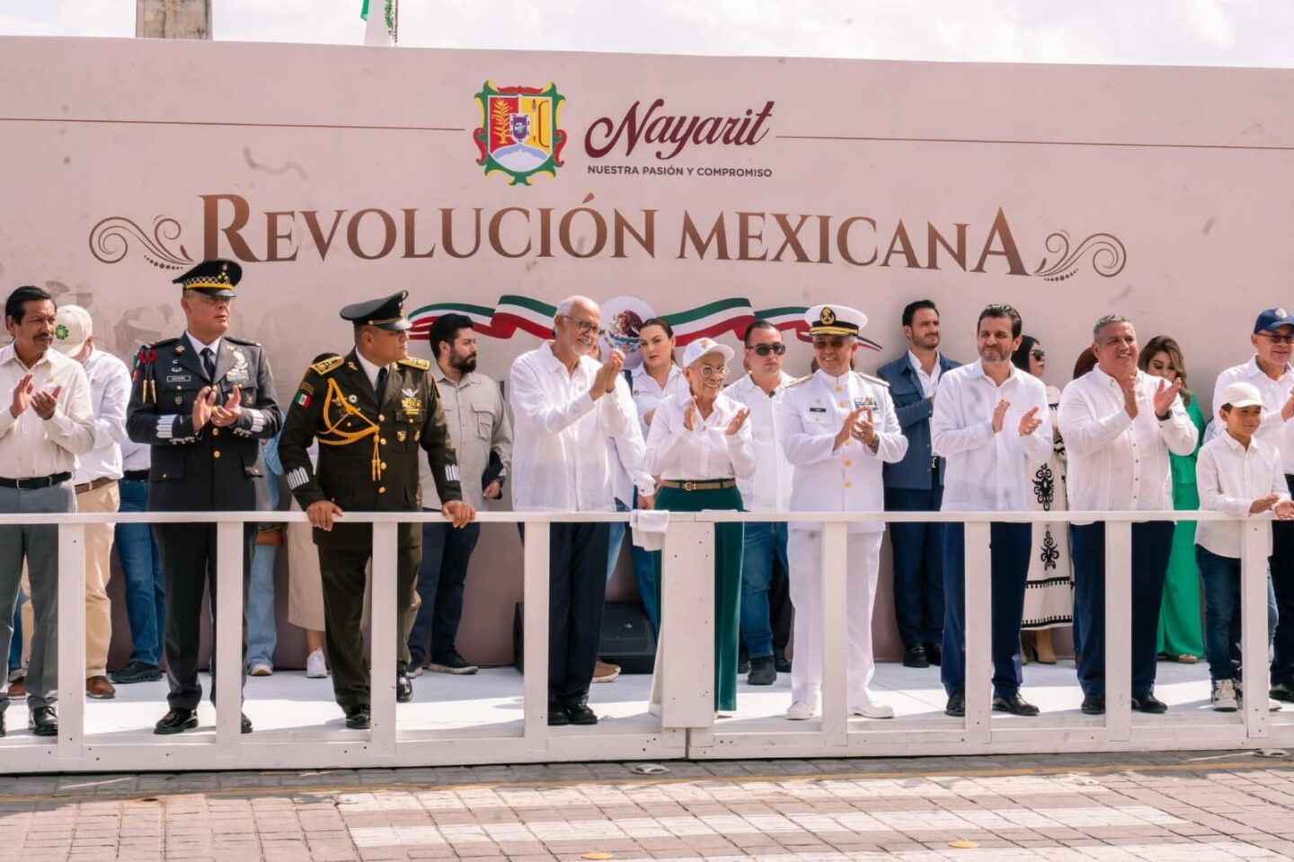 Gobierno de Nayarit conmemora el CXV Aniversario de la Revolución Mexicana con un desfile lleno de civismo y unidad
