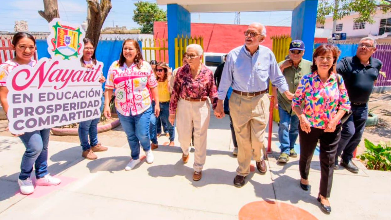 Impulsan Miguel Ángel Navarro y Beatriz Estrada mejora de planteles escolares en Tepic