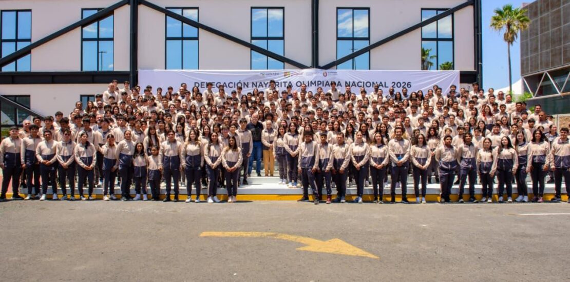 Encabezan Miguel Ángel Navarro y Beatriz Estrada abanderamiento de delegación nayarita rumbo a la Olimpiada Nacional CONADE 2026