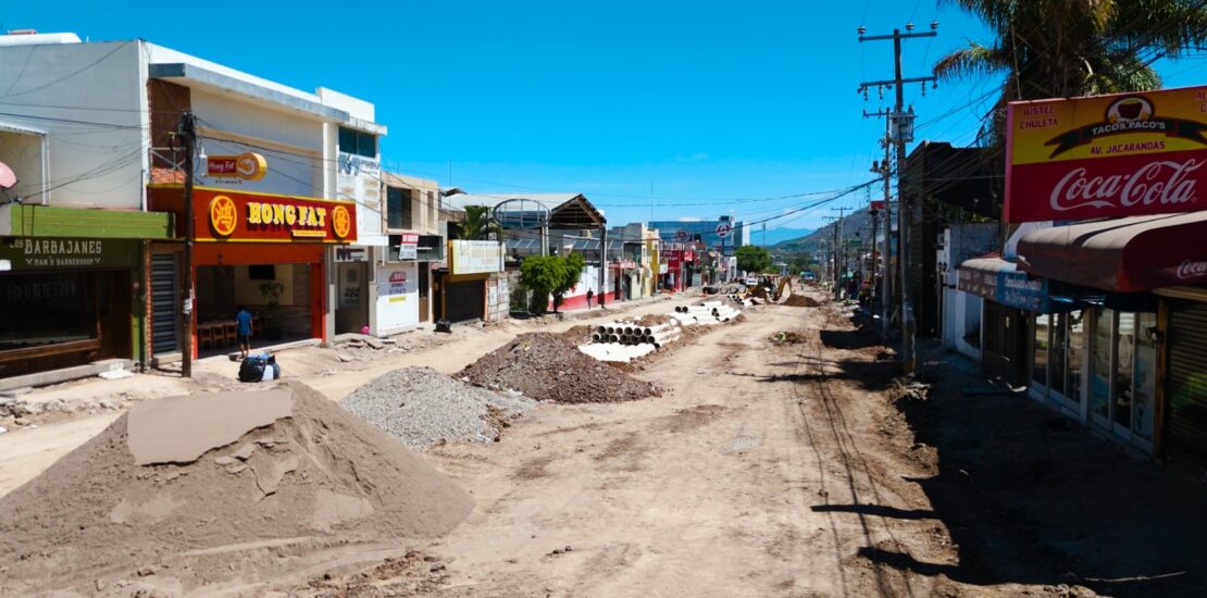 Vecinas, vecinos y comerciantes reconocen al Gobierno del Estado por la obra de la avenida Jacarandas en Tepic